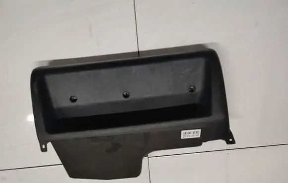 Volkswagen Golf III Glove box 1H1857924