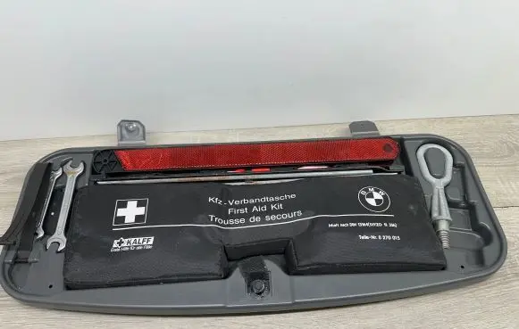 BMW 7 E65 E66 Tool set 6752543 17589010