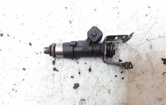 Fuel injector