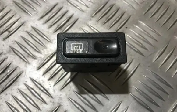 Honda Civic Windscreen/window heater switch m9004ka