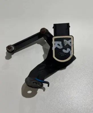 Headlight/headlamp level sensor
