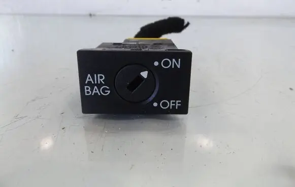 Volkswagen Polo IV 9N3 Passenger airbag on/off switch 6Q0919237C