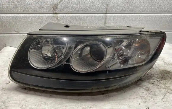 Hyundai Santa Fe Headlight/headlamp A046695