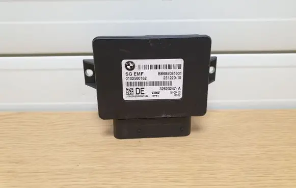 BMW 5 F10 F11 Hand brake control module 6850846 32620247
