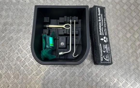 Mitsubishi Space Star Tool set 7646A157ZZ