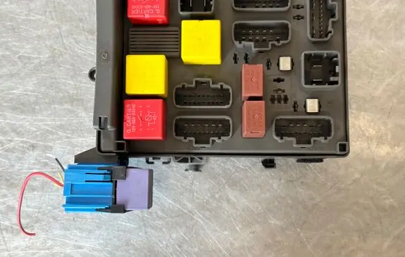Renault Espace - Grand espace IV Fuse module 8200004201E