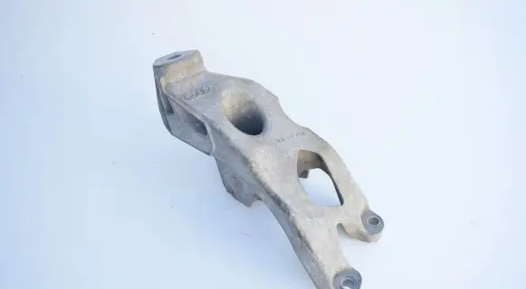 Audi A4 S4 B8 8K Engine mounting bracket 8K0199307BE