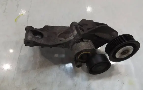 Nissan NV200 Generator/alternator bracket 8200663057