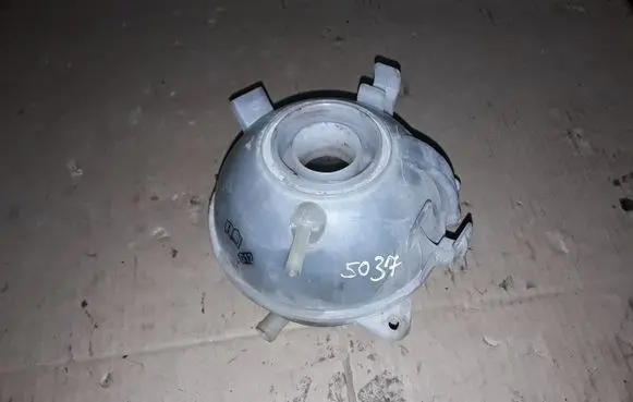 Volkswagen PASSAT B6 Coolant expansion tank/reservoir 1K0121407