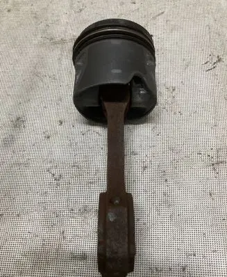 Ford Ranger Piston with connecting rod 