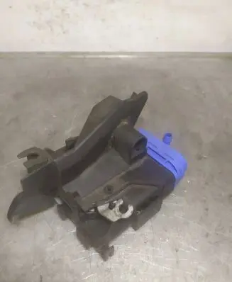 Audi A4 S4 B5 8D Rear door lock 8D0839015A