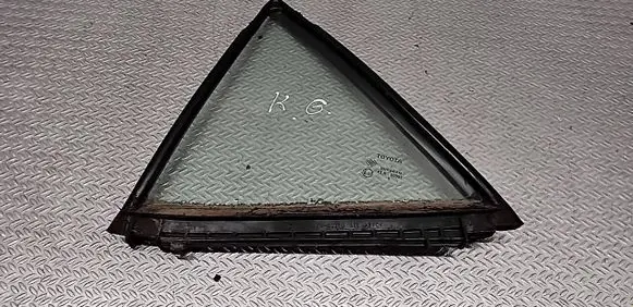 Toyota Corolla E160 E170 Rear side window