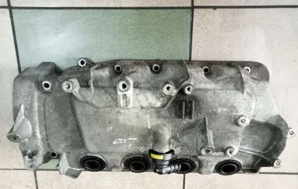 Renault Modus Rocker cam cover 8200541584C