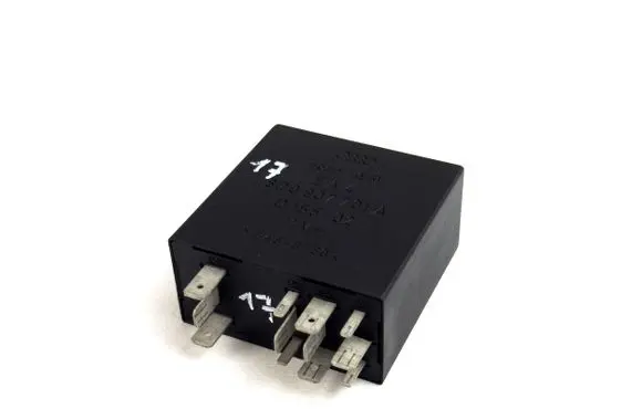 Audi A4 S4 B5 8D Other relay 8d0907701a