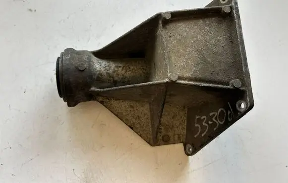 BMW X5 E53 Driveshaft support bearing bracket 7503120