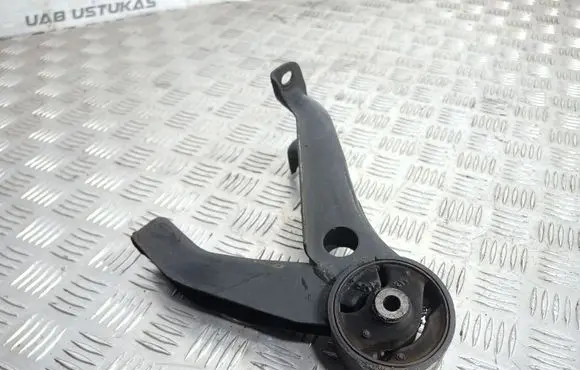 Mitsubishi Outlander Engine mount bracket