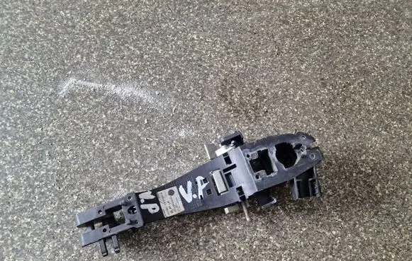 Front door exterior handle/bracket