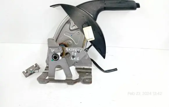 Nissan Qashqai+2 Handbrake/parking brake lever assembly 811319443