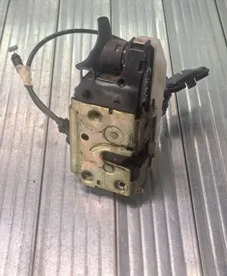 Renault Megane II Front door lock