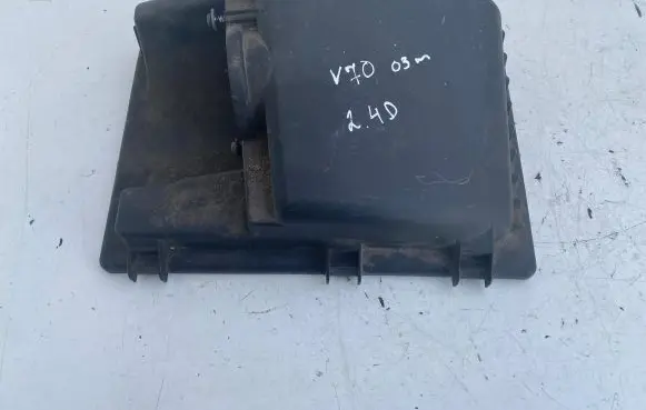 Volvo V70 Air filter box cover 8626061
