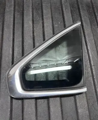 Volvo S90, V90 Rear side window 31689019 31704206 43R001734