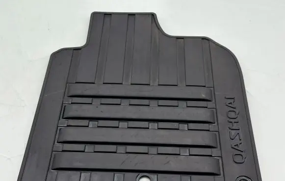 Nissan Qashqai Front floor mat KE758-JD089NS