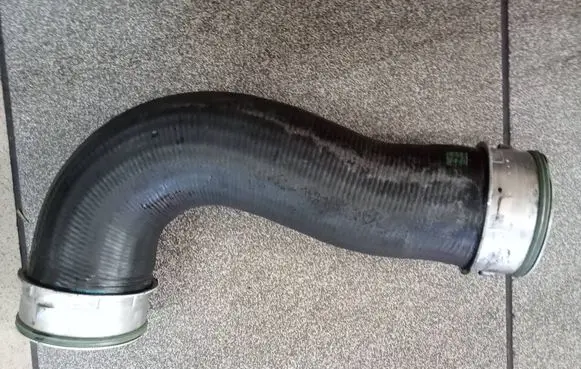 Volkswagen PASSAT B6 Intercooler air channel guide 000