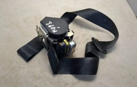 Peugeot RCZ Front seatbelt YM15300480 26112012