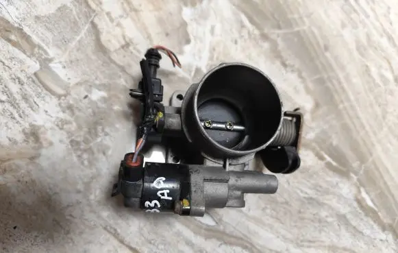 Renault Scenic I Throttle valve 7700861679H