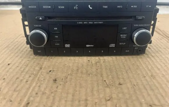 Jeep Compass Radio/CD/DVD/GPS head unit 05064953AE