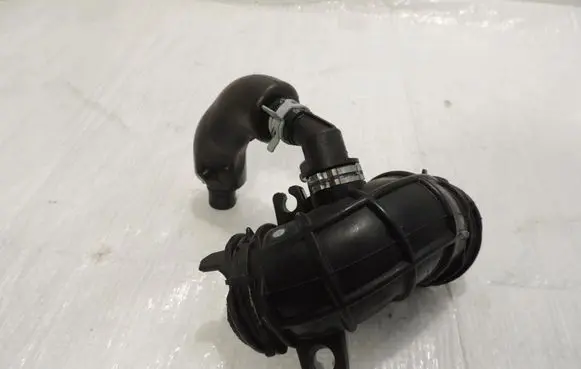 Ford Focus Air intake hose/pipe HG9Q9G944AE
