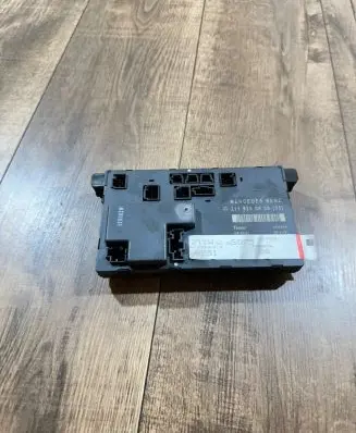 Mercedes-Benz E W211 Door control unit/module 2118200626 B117950