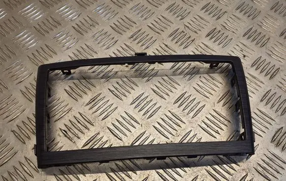 Toyota Avensis T270 Radio/GPS head unit trim 5540505190 5540505210