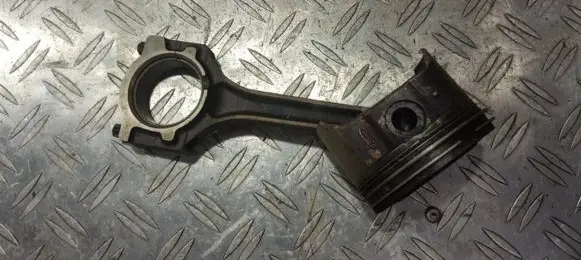 Ford Fiesta Piston with connecting rod