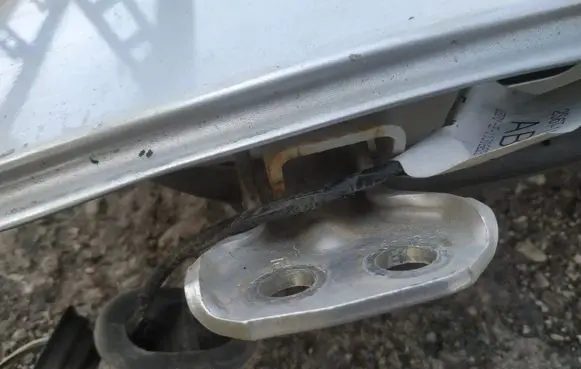 Ford Fiesta Rear door lower hinge