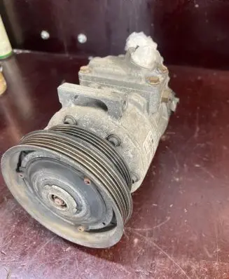 Volkswagen Jetta V Air conditioning (A/C) compressor (pump) 1K0820803R 00690604570