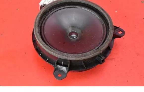 Toyota Yaris Subwoofer speaker 861600D450