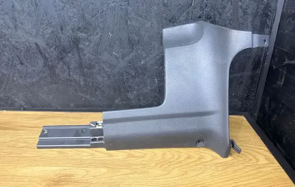 Volkswagen Golf V Dashboard lower bottom trim panel 1K1858368