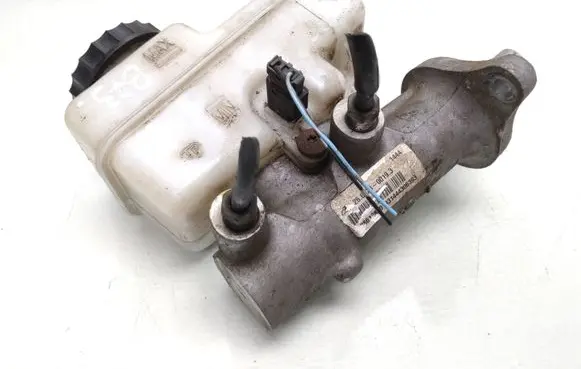 Nissan Navara D40 Master brake cylinder 26612800193 26551334221