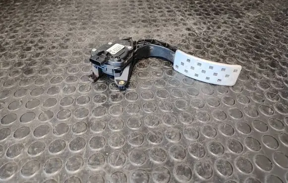 Renault Captur Accelerator throttle pedal 180026380R 6PV00997811
