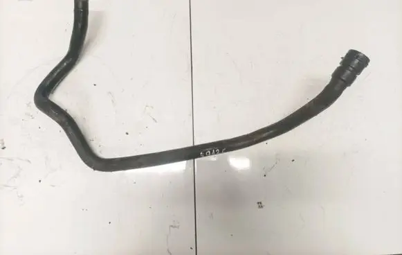 Ford Mondeo MK IV Engine coolant pipe/hose