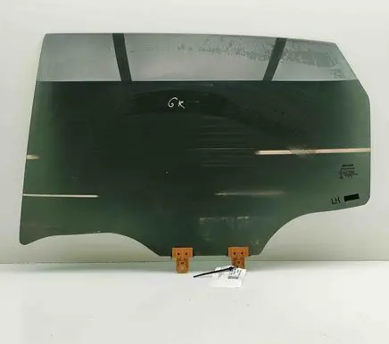 Nissan Qashqai J12 Rear door window glass 823016UA0B