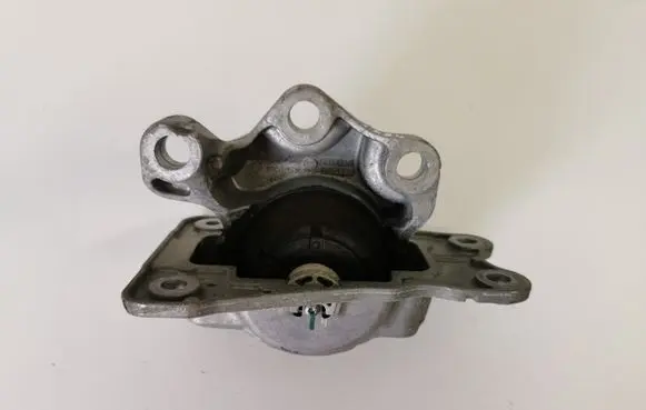 Volvo XC60 Engine mount bracket 32255204