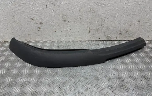 Front bumper lip