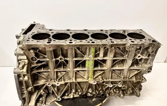 BMW 4 F32 F33 Engine block 7823013