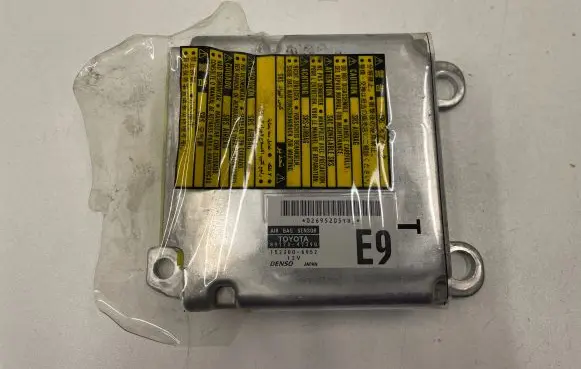 Toyota Prius (XW20) Airbag control unit/module 8917047390