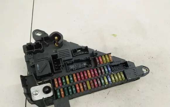 BMW 5 E60 E61 Fuse box set 6906603 6906588-06