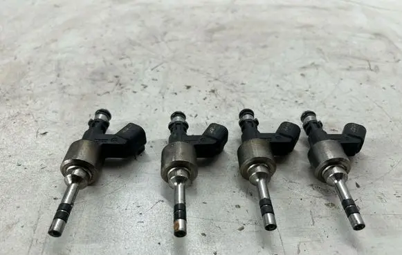 Chevrolet Silverado Fuel injectors set 12698632 JSDB5A2