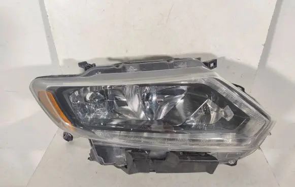 Nissan X-Trail T32 Headlight/headlamp