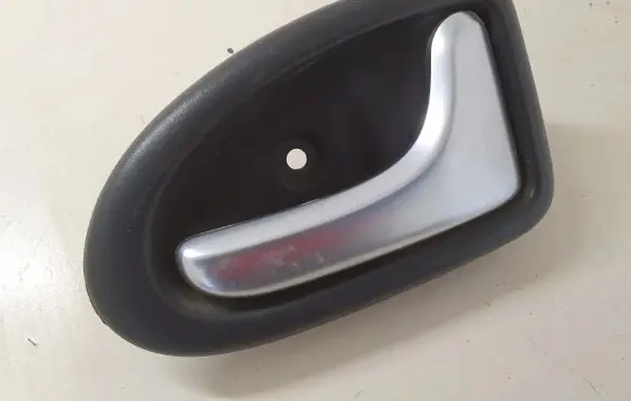 Opel Vivaro Front door interior handle 99035101